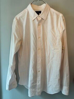 Banana Republic Men's Light Pink Micro-Pattern Button-Up Dress Shirt